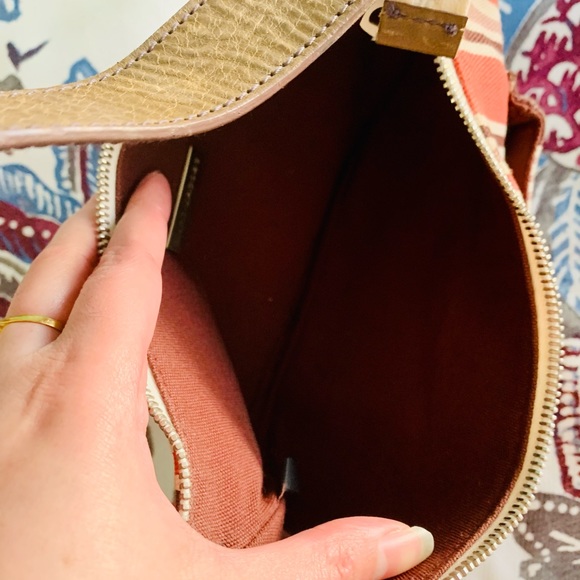 Marc Jacobs Handbag - Picture 6 of 8